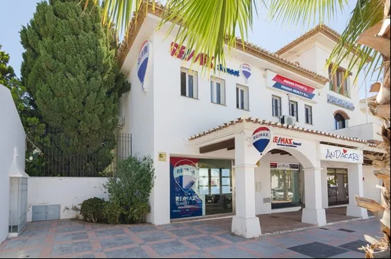 Fachada Remax Sunset